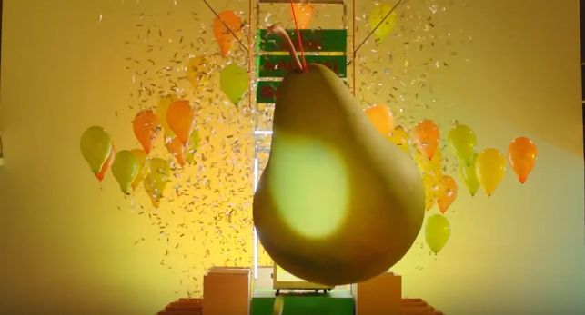 „Smaksplozji” - CyberMarian i Aga Grzelak w kampanii gruszkowego smaku Mirindy (wideo)