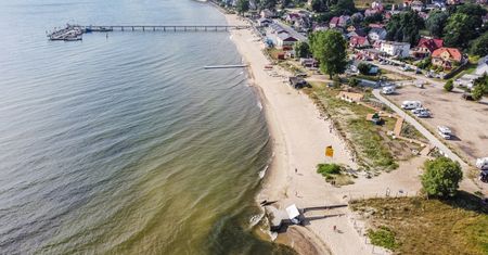 Złota polska jesień nad Bałtykiem. Piękny poniedziałek na wybrzeżu