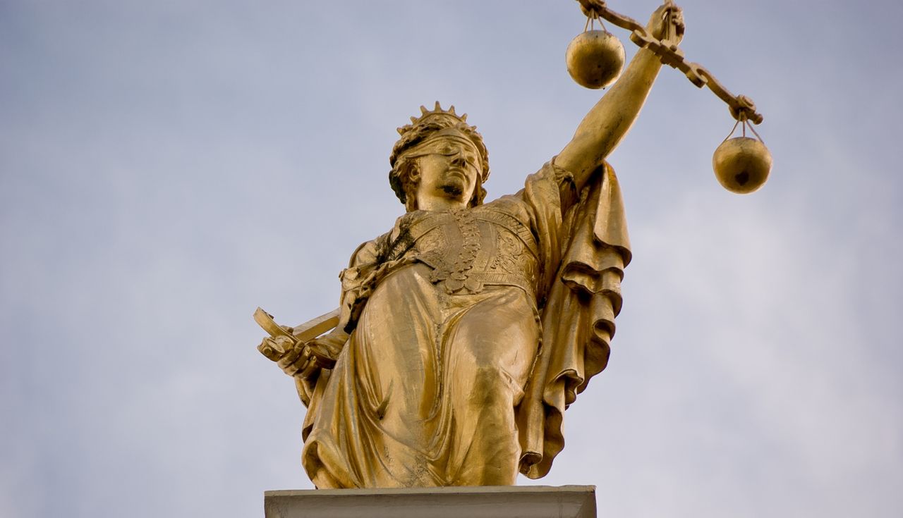 Pomnik Golden Lady Justice (Brugia, Belgia)
