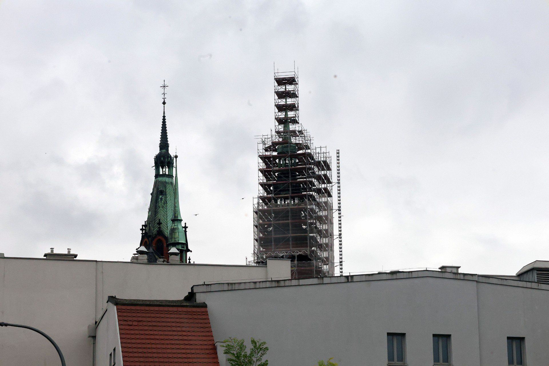 Prawdopodobnie w przyszłym tygodniu legniczanie dowiedzą się wreszcie, jaki skarb odnaleziono w remontowanej wieży Katedry.
