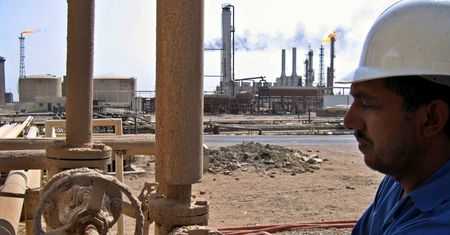 Kraje OPEC+ zwiększą wydobycie ropy. By obniżyć ceny na stacjach paliw