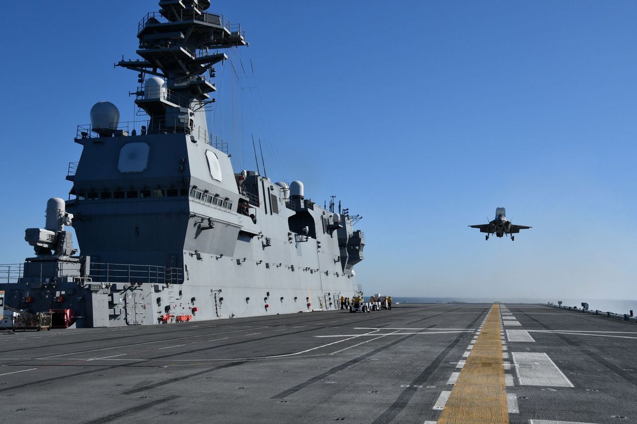 F-35B landing on the deck of the ship Kaga