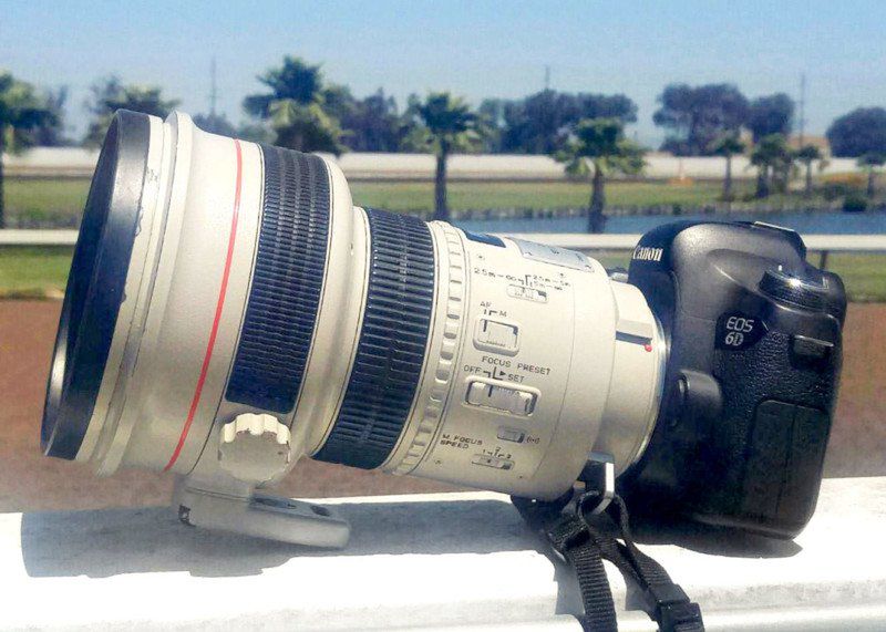 Canon EF 200 mm f/1.8 - ta armata jest znana również jako "Oko Saurona"