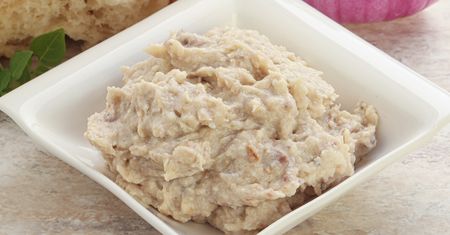 Dodaję zamiast makreli. Pasta znika, zanim ukroję pieczywo