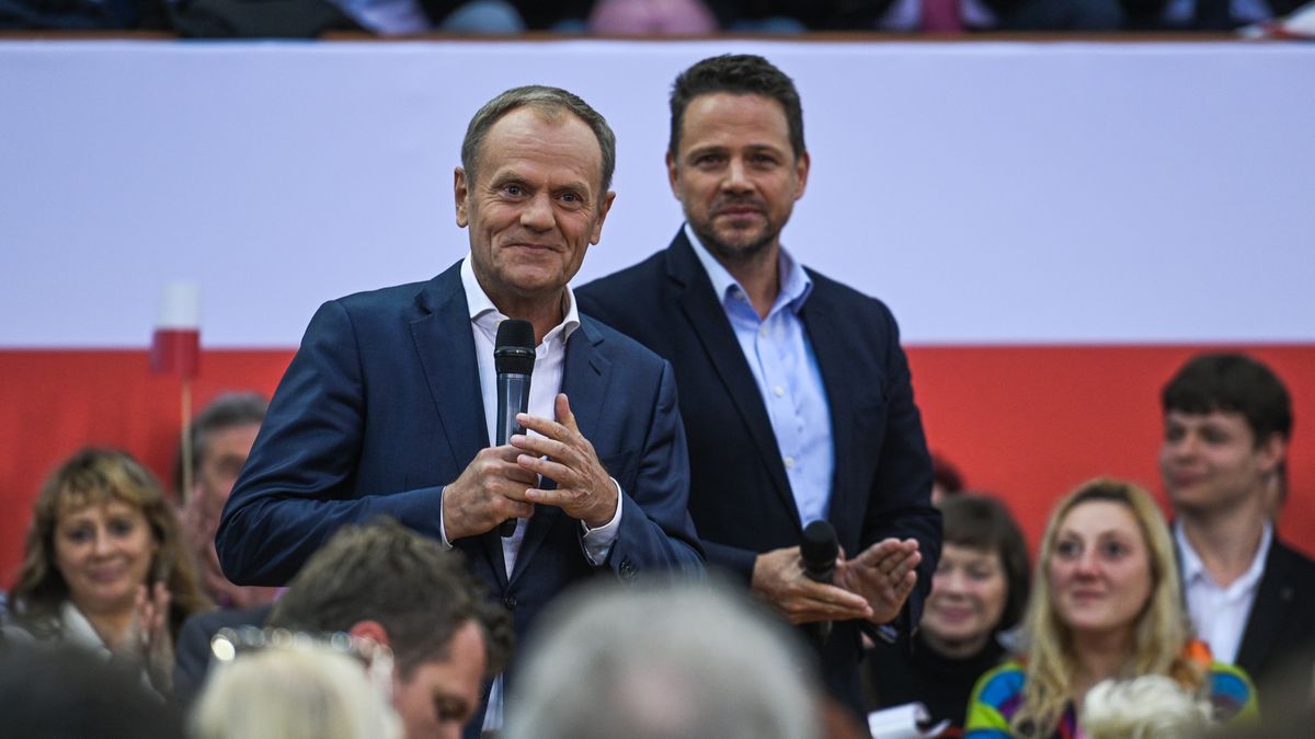 KRAKOW, POLAND - MAY 15: Donald Tusk (Center Left), chairman of the opposition party Civic Platform (PO), and Rafal Trzaskowski (Center Right), are seen during a joint open meeting with party members and supporters, on May 15, 2023, in Krakow, Poland. Civic Platform leader kicks off 'Here is the Future' campaign in Lesser Poland Voivodeship. (Photo by Artur Widak/Anadolu Agency via Getty Images)