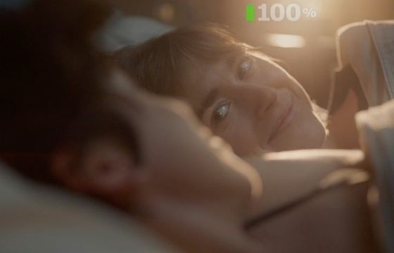 IKEA w nowej reklamie przypomina, że czasem każdy musi naładować swoje wewnętrzne „akumulatory” (wideo)