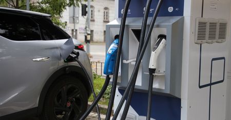 PGE wprowadza opłaty za korzystanie z ładowarek. Cennik nie sprzyja tańszym autom