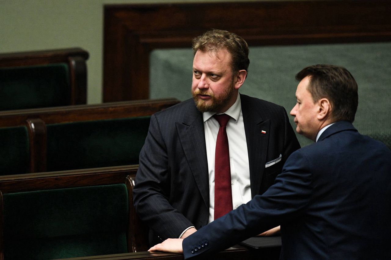 Kacprzak: "Minister Łukasz Szumowski sam musi wybrać. Inaczej decyzję podejmie za niego ktoś inny" [OPINIA]