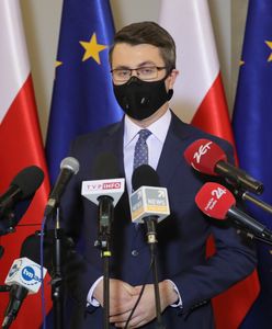 Powrót do szkół. Piotr Mueller o tym, kiedy zapadnie decyzja