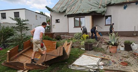 Trąba powietrzna w Polsce. Rząd wypłaci zasiłek. Podali kwotę