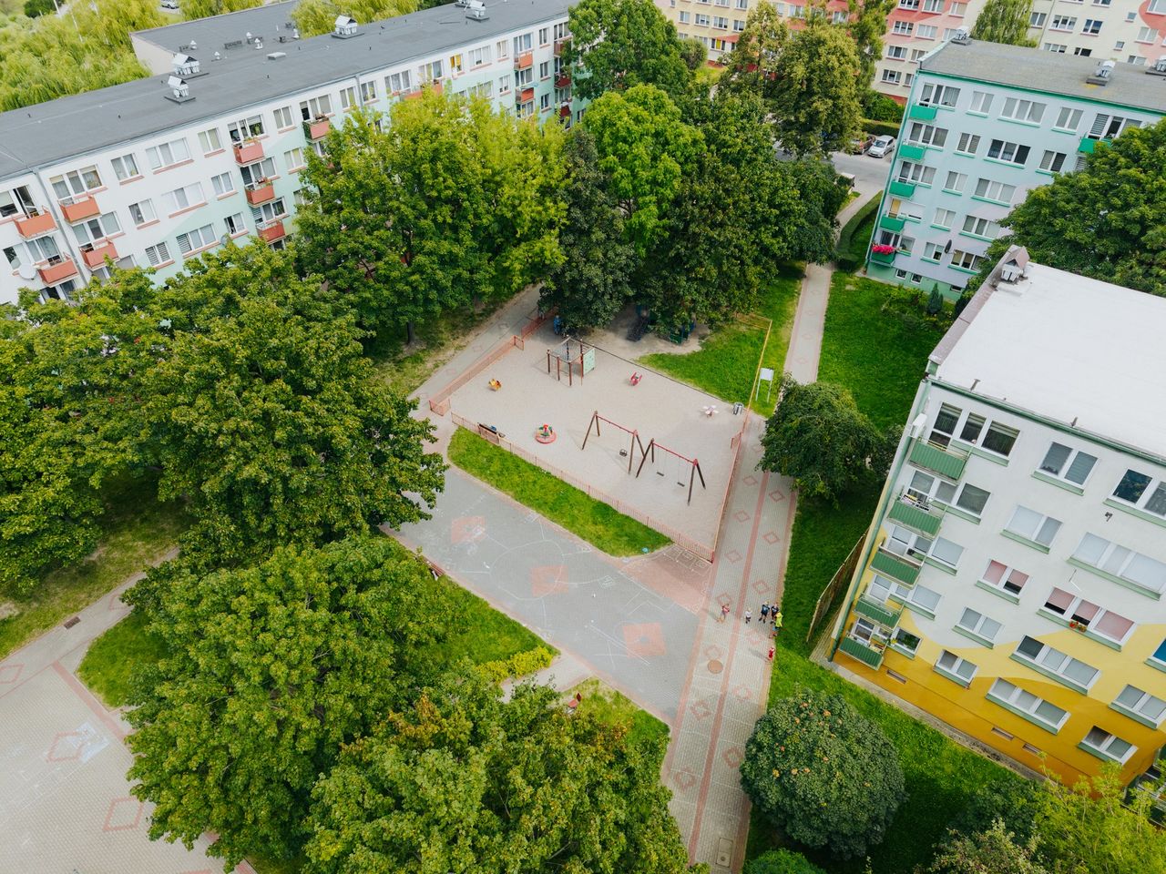 Bezpiecznie i nowocześnie. Nowy plac zabaw przy Batalionów Chłopskich