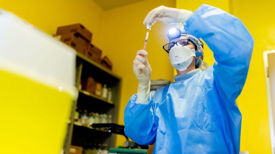 Koronawirus. W szpitalu zepsuła się zamrażarka ze szczepionkami na COVID-19