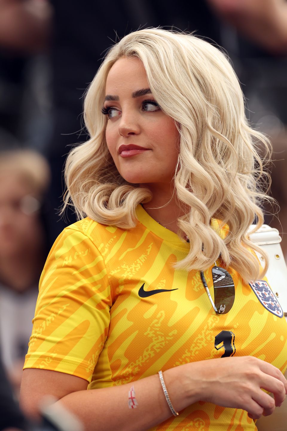 Brytyjskie WAGs dopingują ukochanych 
