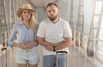Jak uniknąć rewolucji żołądkowych na wakacjach? 5 porad dietetyka