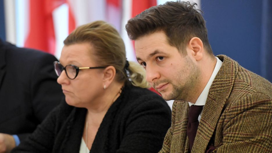Beta Kempa Patryk Jaki
Jacek Bednarczyk
Beta Kempa Patryk Jaki, debata, debaty ideologia lgbt i gender, europos�anka, krak�w krakowie, pis, polityk polityka