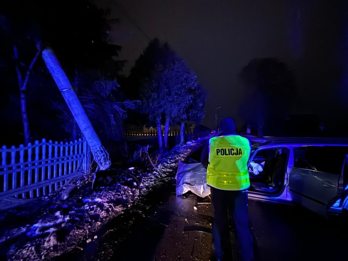 wiadomości,aktualności,WP Wiadomości Pijany wjechał w słup. Odciął mieszkańcom prąd