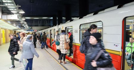 Starsze składy metra z Warszawy trafią do Kijowa