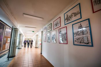 Nowe ogłoszenie co dwie minuty. Kadrowy kryzys w szkołach nie mija