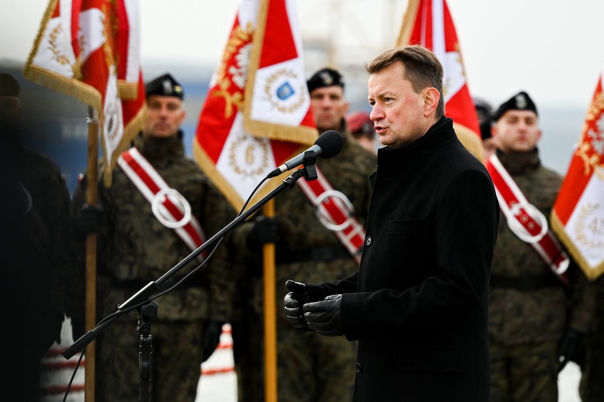 Koronawirus. Minister Mariusz Błaszczak zapowiedział, że od teraz żołnierze będą pobierać wymazy do badań na obecność koronawirusa(Photo by Mateusz Slodkowski/SOPA Images/LightRocket via Getty Images)