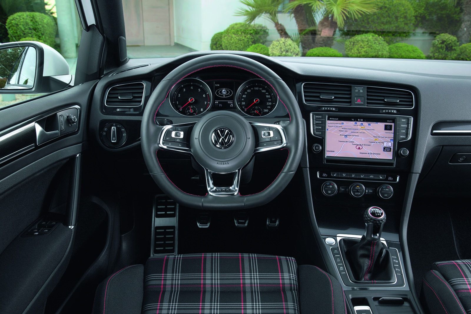 Volkswagen Golf VII GTI - efektowne zdjęcia rasowego hot-hatcha [galeria] 19