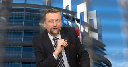 Kolejny skandal z migrantami w TV Republika. Prezenter od razu przerwał