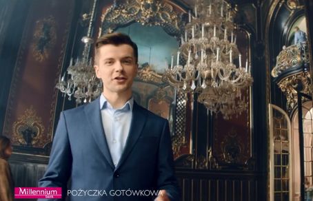 Bank Millenium nagrał reklamę z Radkiem Kotarskim na zamku w Pszczynie