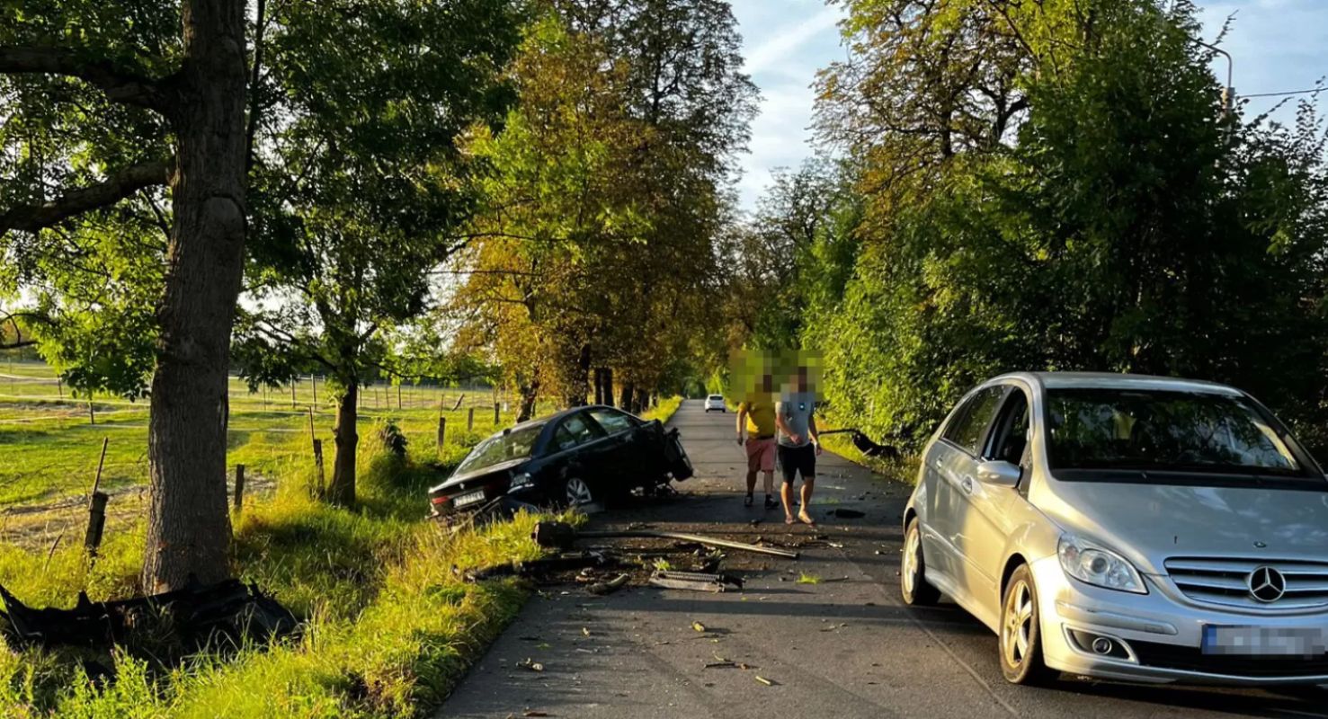 Kraksa na skrzyżowaniu Bielskiej z Kasztanową w Grodźcu - 23.08.