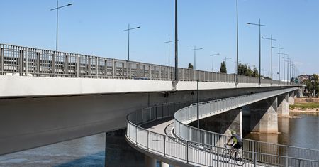 Warszawa. Mężczyzna wpadł do Wisły. Trwają poszukiwania