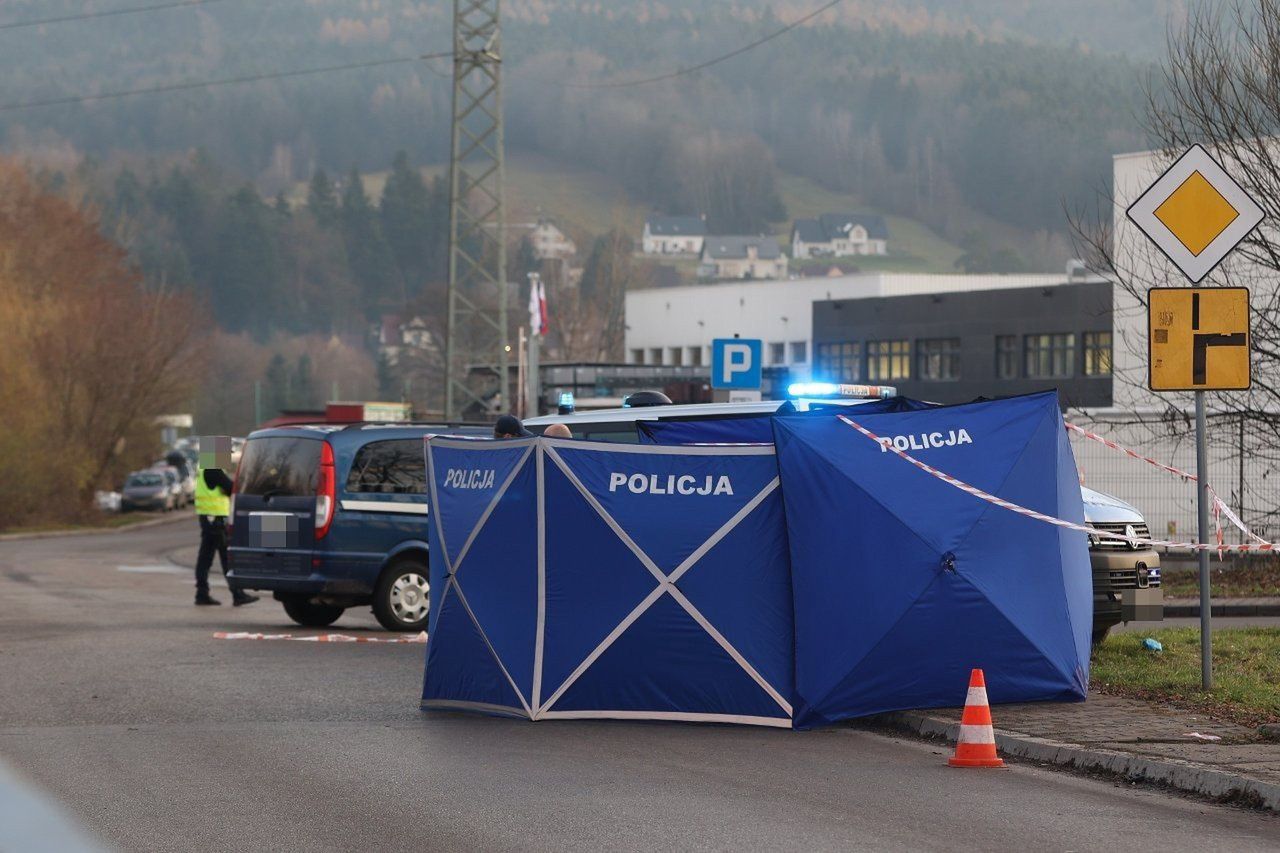 Myślenice: Zastrzelony 23-letni napastnik to były pracownik firmy. "Atak na przypadkowe osoby"
