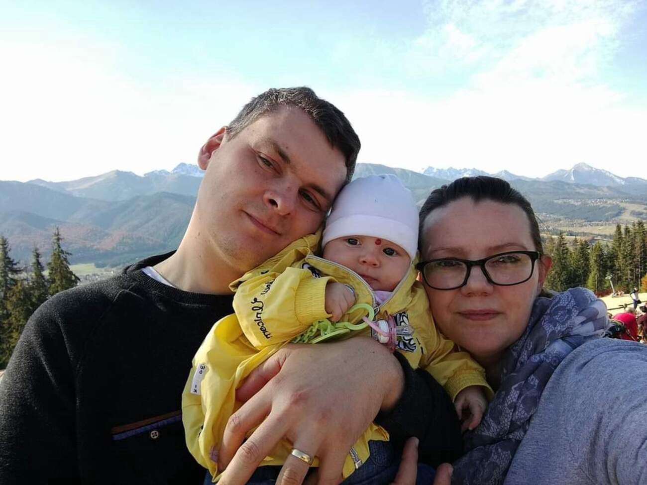 Pan Andrzej z bliskimi