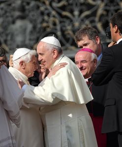 Tak iskrzyło w Watykanie. Książka doradcy Benedykta ujawnia poważne napięcia