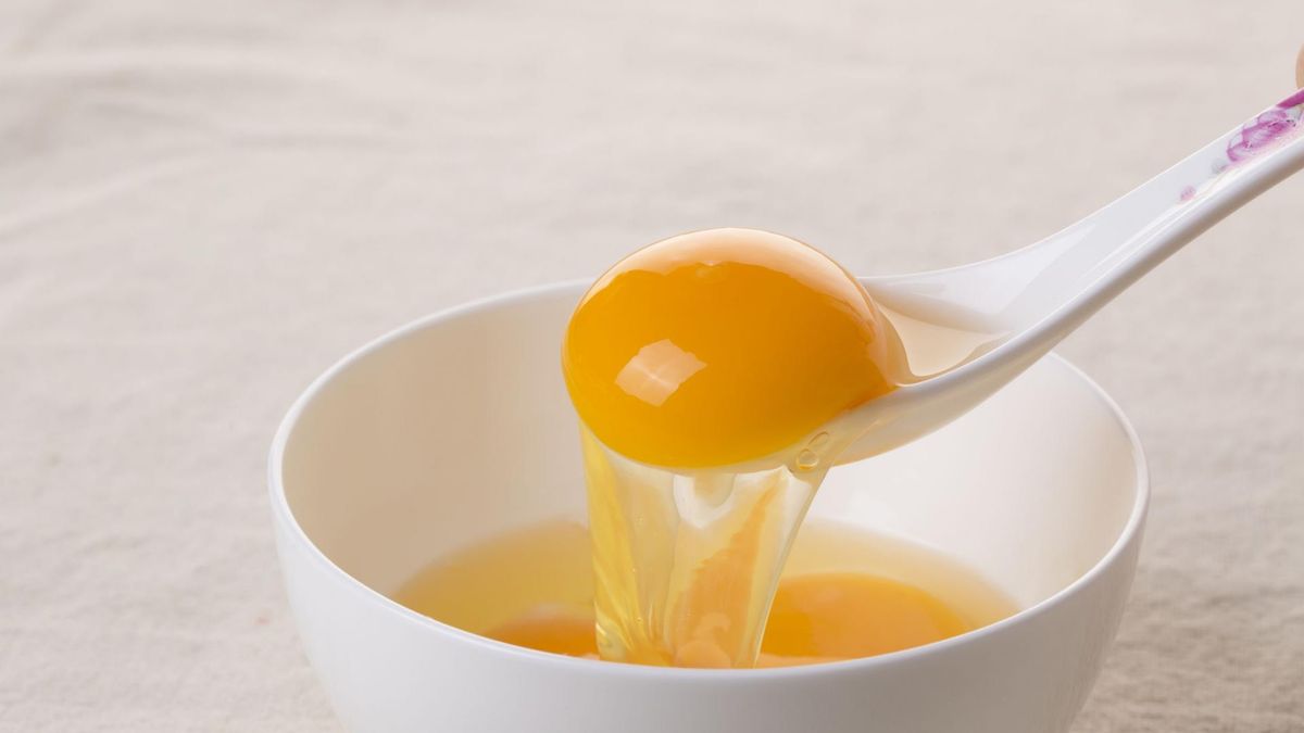 Okład z żółtek świetnie sprawdzi się na ból kolana
