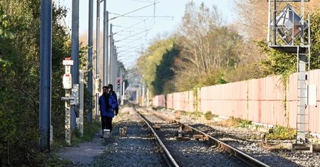 Tragedia na torach. Pociąg wjechał w grupę migrantów