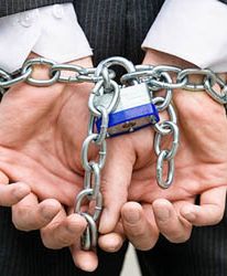 Nie płacił pracownikom pensji, teraz trafił za kratki