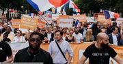 Koronawirus we Francji. Protesty przeciwko certyfikatom sanitarnym