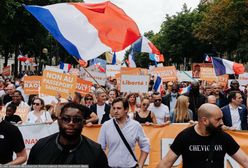 Koronawirus we Francji. Protesty przeciwko certyfikatom sanitarnym