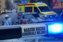 Nie zdążyła wysiąść. Autobus ciągnął kobietę