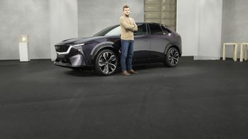 Premiera: Mazda CX-6e - machina nabiera tempa
