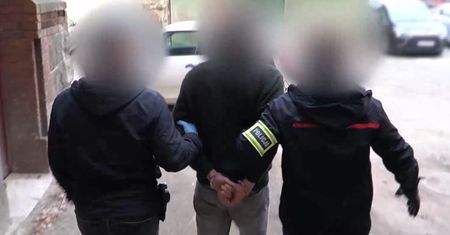 Kobieta i pięciu mężczyzn w Olsztynie. Wyciekły szczegóły sprawy