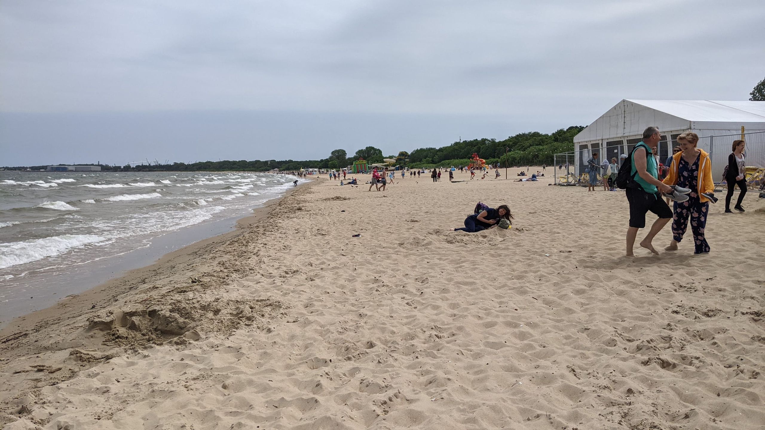 Plaża w Brzeźnie 19 czerwca przed  godz. 13