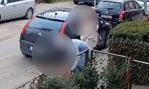 20-latka znęcał się nad kotem na oczach dziecka. Policja pokazała nagranie