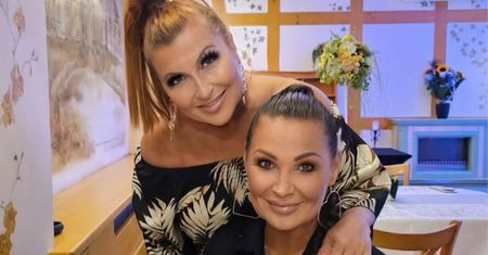Katarzyna Skrzynecka pokazała efekty sesji zdjęciowej z Iwoną Pavlović. Fani nie dowierzają: "Nie poznałam. Młodsze o 10 lat!"