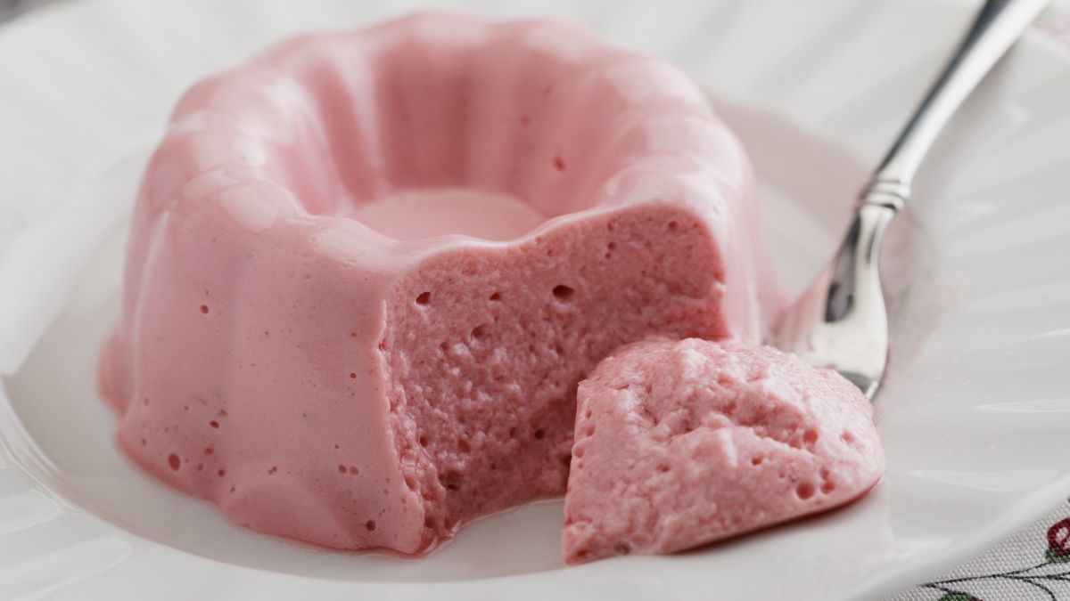 Szybki deser z galaretką i malinami