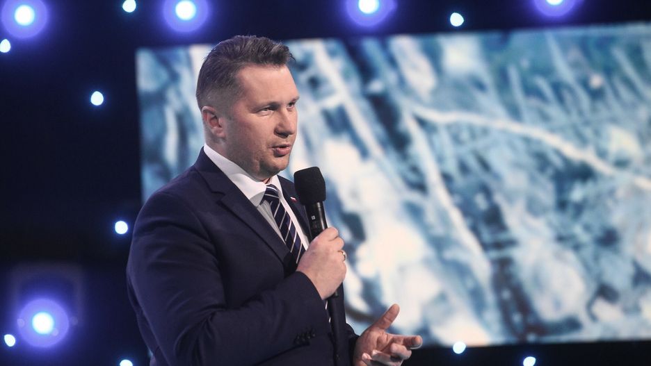 Przemysław Czarnek zlecił przegląd podręczników. "Są drobne uwagi"