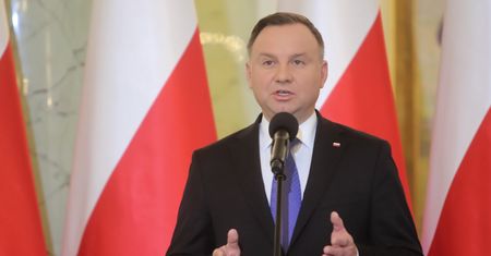 Wybory prezydenckie 2020. Mocne słowa Andrzeja Dudy. "Jeśli nie wybierzemy prezydenta, to kraj pogrąży się w chaosie"