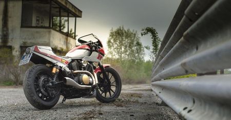 Ikona lat 80. powraca: Yamaha Yard Built XV950 Pure Sports