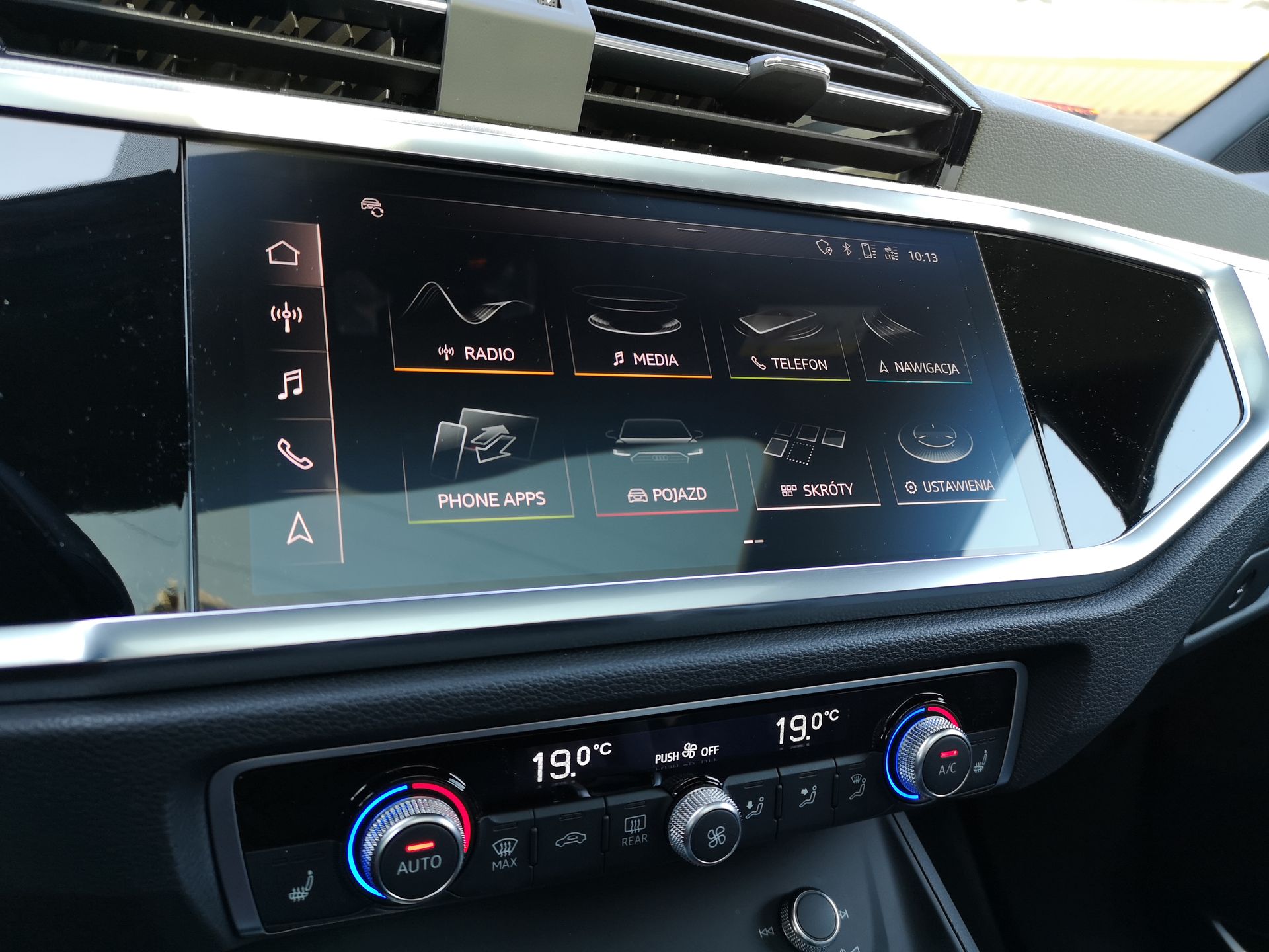 Audi Q3 Sportback: kamery 360 stopni, system Audi Pre sense basic & 360° i audio Bang & Olufsen 10