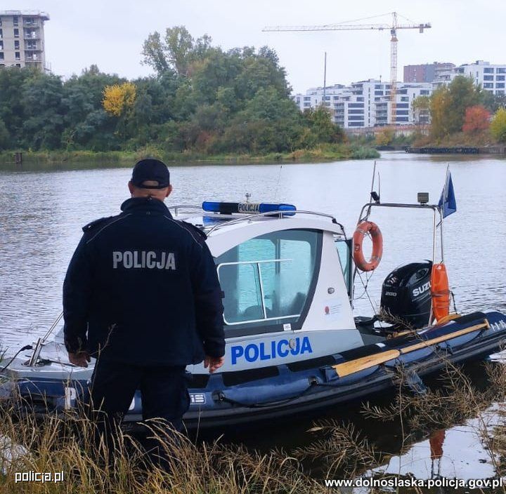 Wrocław: Policjant uratował mężczyznę krztuszącego się w restauracji