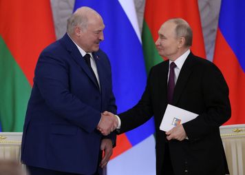 Postawił wojsko na nogi i ruszył do Rosji. Łukaszenka u Putina