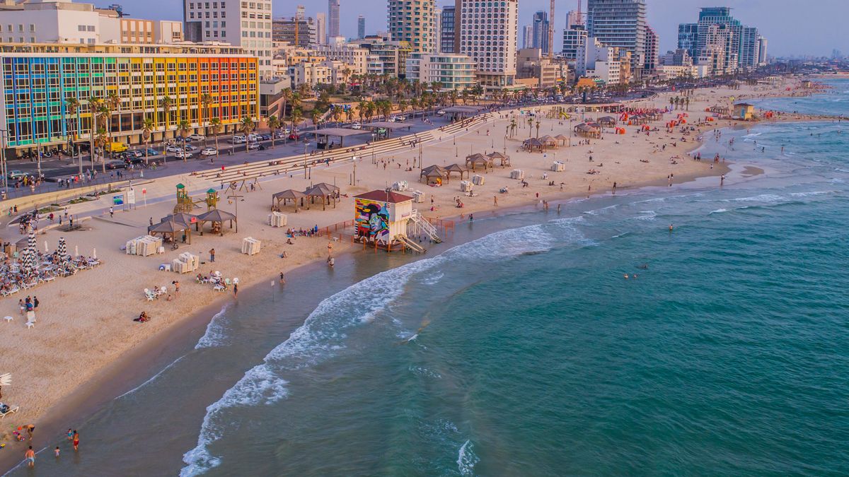 Tel Awiw to jedno z najpopularniejszych wśród turystów miast Izr